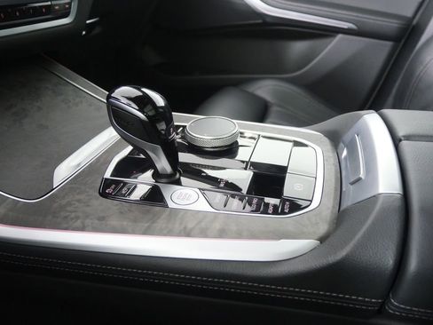 Certified 2022 BMW X5 sDrive40i w/ Premium Package image 25