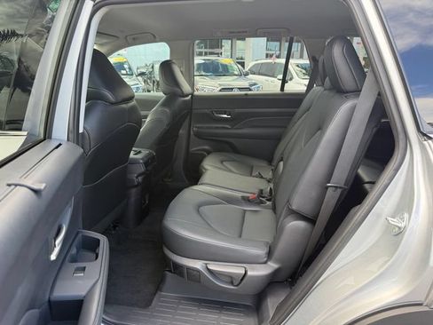 Certified 2024 Toyota Grand Highlander FWD image 13