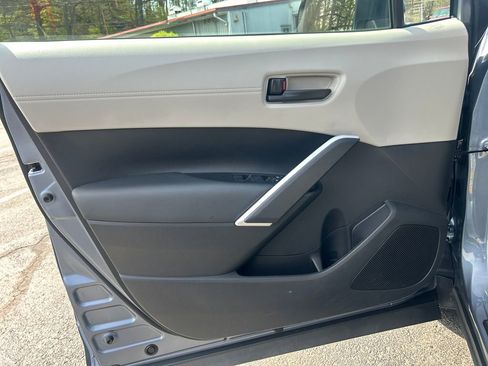 Certified 2025 Toyota Corolla Cross L FWD image 18