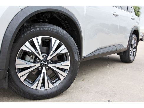 Used 2022 Nissan Rogue SV FWD image 32