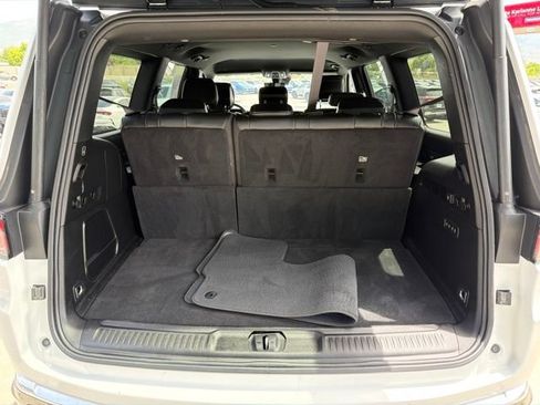 Used 2023 Jeep Wagoneer Series III w/ Preferred Equipment Group AWD/4WD image 27