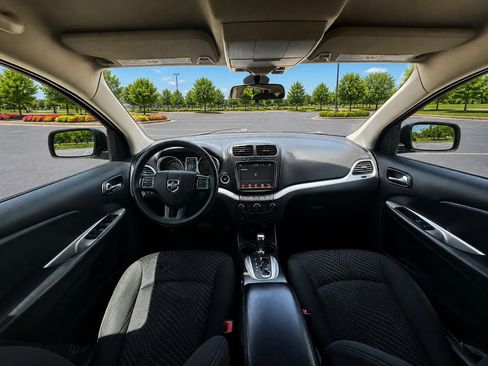 Used 2018 Dodge Journey SXT FWD image 11
