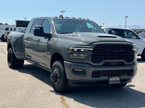 New 2026 RAM 3500 Laramie AWD/4WD image 9