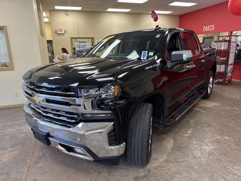 Used 2021 Chevrolet Silverado 1500 LTZ AWD/4WD image 3