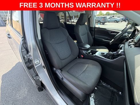 Used 2021 Toyota RAV4 XLE AWD/4WD image 20