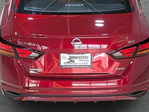 Used 2024 Nissan Altima 2.5 SV image 11