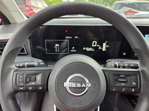 Used 2025 Nissan Kicks SV FWD image 29