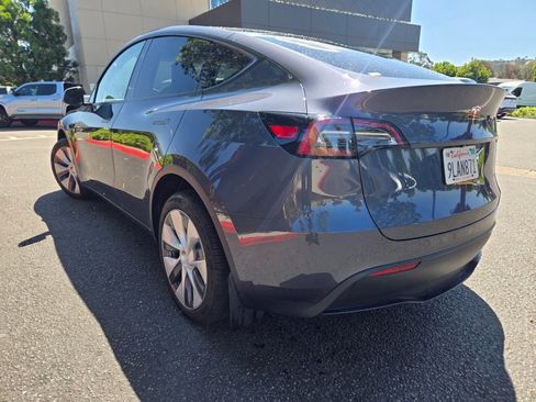 Used 2024 Tesla Model Y Long Range image 4