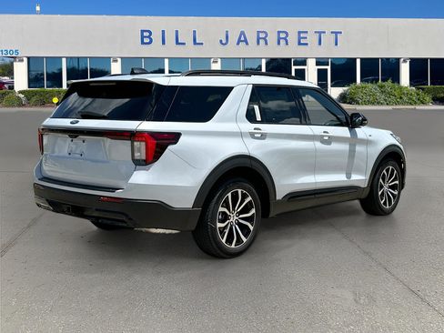 New 2026 Ford Explorer ST-Line RWD image 4