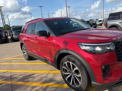 Used 2025 Ford Explorer ST-Line w/ Premium Package RWD image 6
