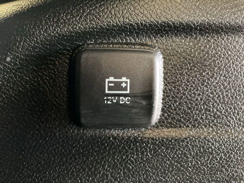 Used 2023 Jeep Grand Cherokee L Laredo image 28