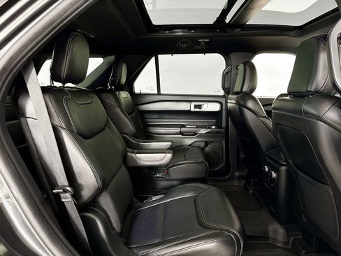 Used 2020 Ford Explorer ST w/ ST High-Performance Pack image 15