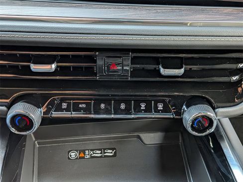 New 2026 Chevrolet Suburban Premier image 17