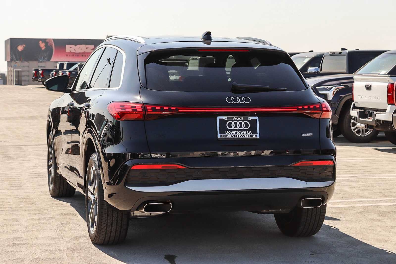 Used 2025 Audi Q5 Premium w/ Convenience Package AWD/4WD image 6