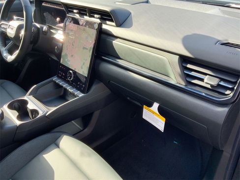 New 2026 GMC Terrain AT4 w/ LPO, Floor Liner Package image 27