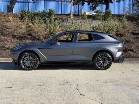 New 2025 Aston Martin DBX 707 image 18