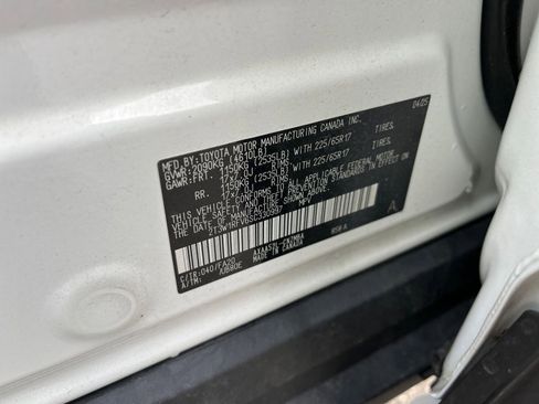 Used 2025 Toyota RAV4 XLE image 29