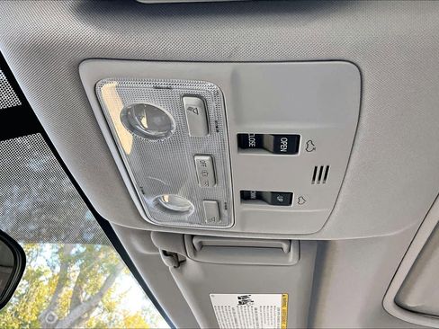 Used 2015 Toyota RAV4 XLE image 31