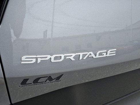 New 2025 Kia Sportage LX image 17