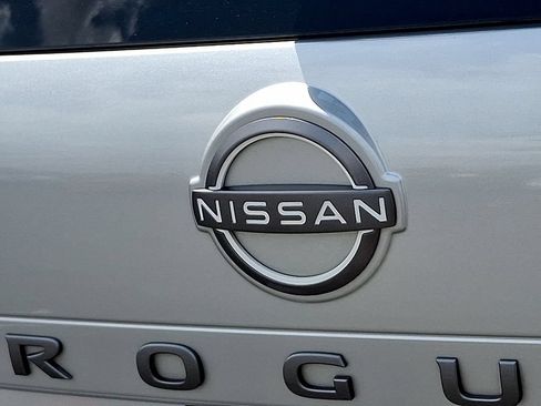 Used 2024 Nissan Rogue S AWD/4WD image 30