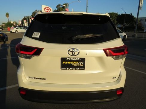 Used 2019 Toyota Highlander SE image 9