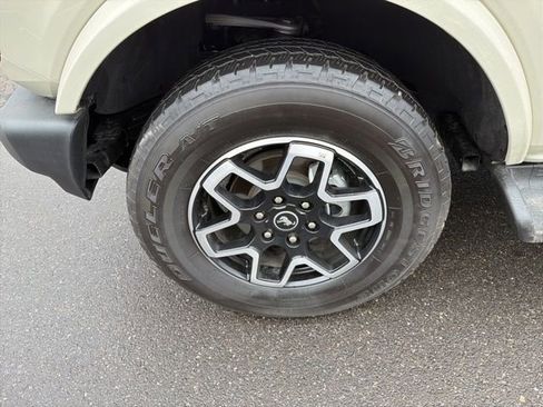 Used 2025 Ford Bronco Outer Banks image 11