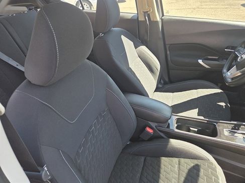 Used 2023 Nissan Kicks SV FWD image 7