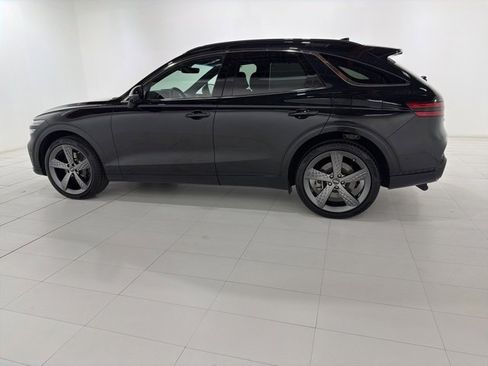 Used 2022 Genesis GV70 3.5T Sport w/ Sport Prestige Package image 2