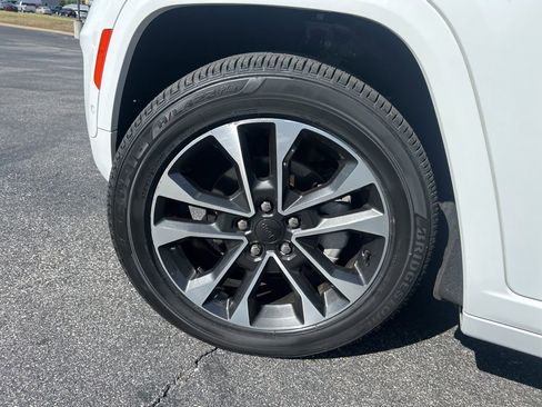 Used 2022 Jeep Grand Cherokee Overland image 16