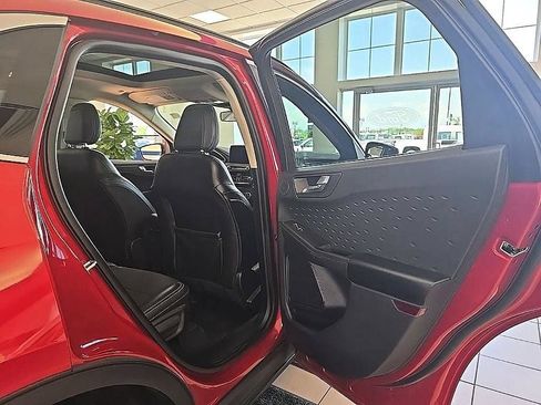 Used 2020 Ford Escape Titanium AWD/4WD image 37