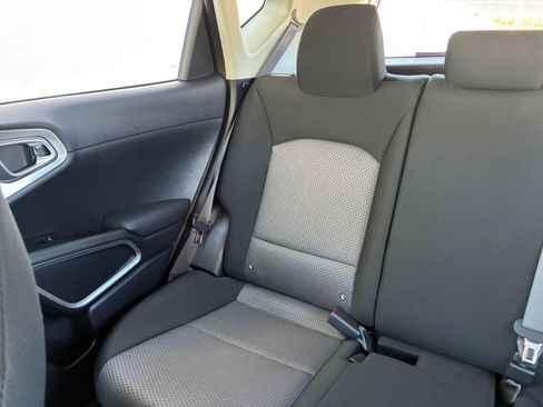 Used 2025 Kia Soul LX w/ LX Technology Package image 37