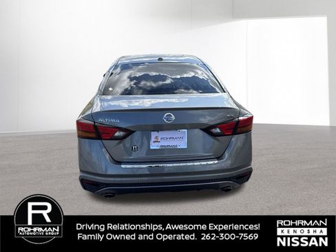 Used 2022 Nissan Altima 2.5 SR FWD image 6
