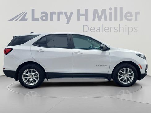 Used 2023 Chevrolet Equinox LS w/ LS Convenience Package FWD image 6