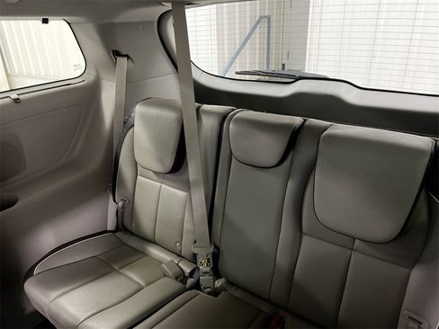 Used 2020 Kia Sedona SX image 30
