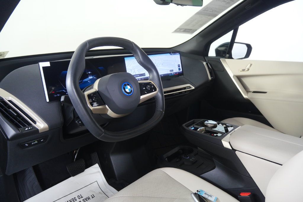Certified 2025 BMW iX xDrive50 AWD/4WD image 13