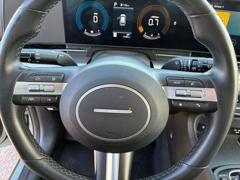 Used 2025 Hyundai Kona SEL image 29