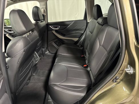 Used 2024 Subaru Forester Limited w/ Convenience Package AWD/4WD image 5