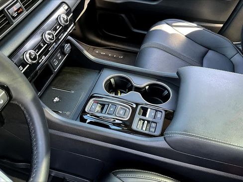 Certified 2025 Honda Pilot Touring image 50