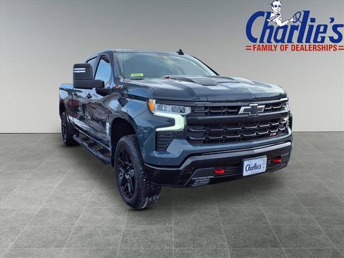 Used 2025 Chevrolet Silverado 1500 LT Trail Boss w/ Convenience Package II image 3