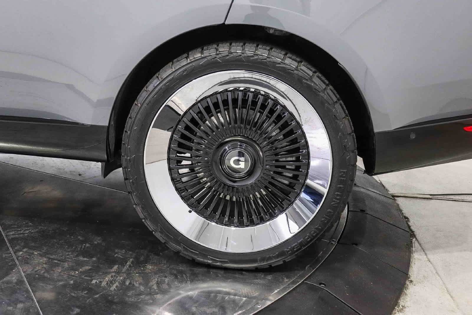 Used 2022 Land Rover Range Rover SE AWD/4WD image 9