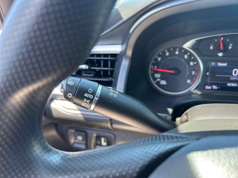 Used 2023 GMC Acadia SLE w/ Driver Convenience Package FWD image 23