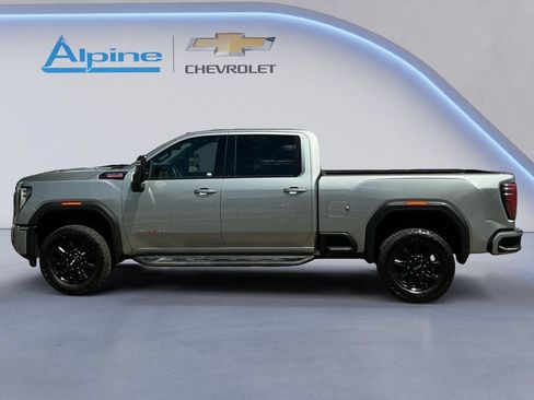 Used 2024 GMC Sierra 2500 AT4 w/ AT4 Preferred Package AWD/4WD image 2