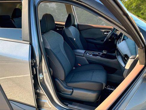 Used 2023 Nissan Rogue SV image 32