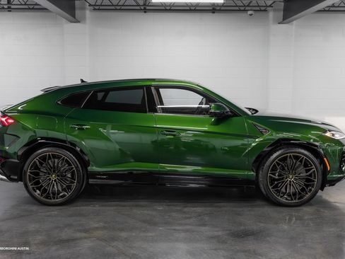 New 2025 Lamborghini Urus SE image 19