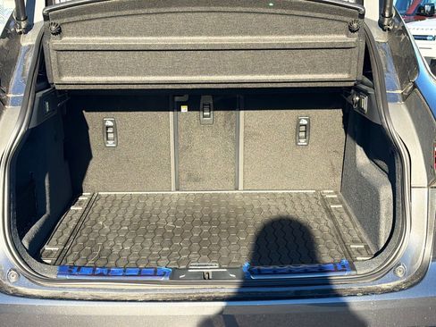 New 2026 Jaguar F-PACE R-Dynamic S image 12