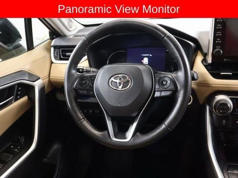 Used 2022 Toyota RAV4 Limited image 18