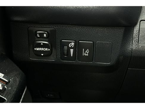 Used 2016 Toyota RAV4 Limited image 29