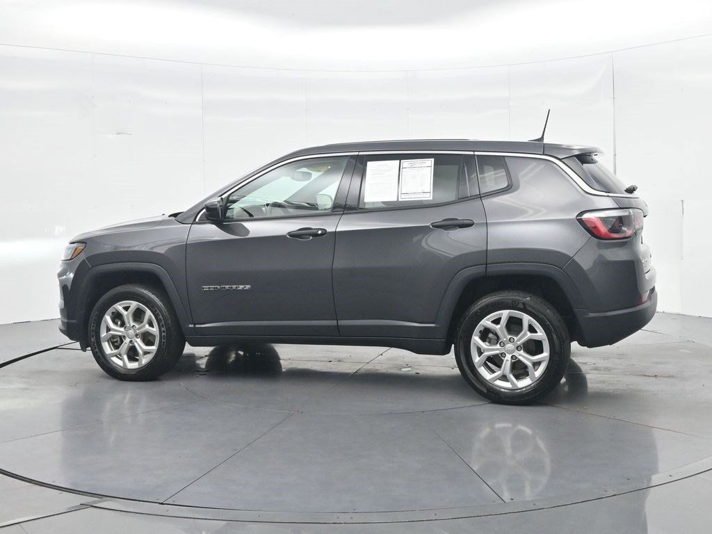 Used 2024 Jeep Compass Sport AWD/4WD image 8