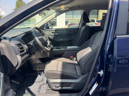 Used 2025 Nissan Rogue SV FWD image 29