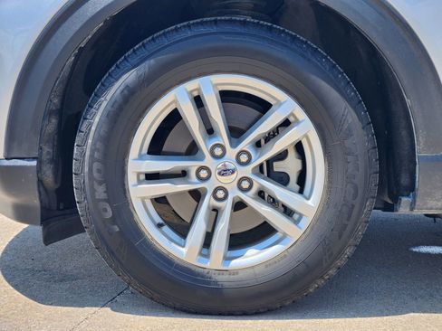 Used 2022 Ford Explorer XLT RWD image 11